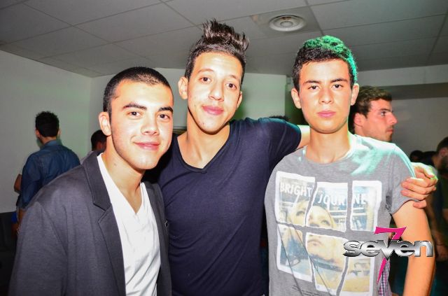 Cliquer pour voir l'image en taille réelle