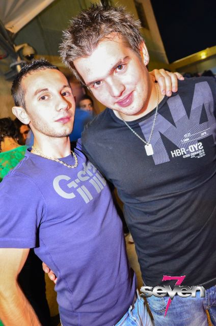 Cliquer pour voir l'image en taille réelle