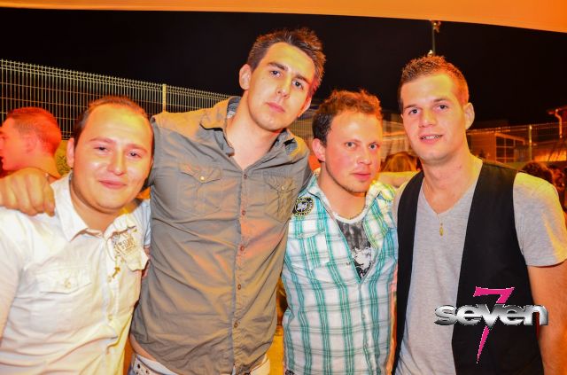 Cliquer pour voir l'image en taille réelle