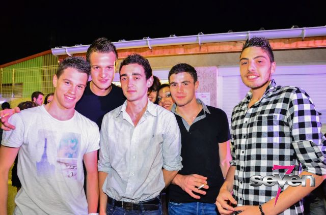 Cliquer pour voir l'image en taille réelle