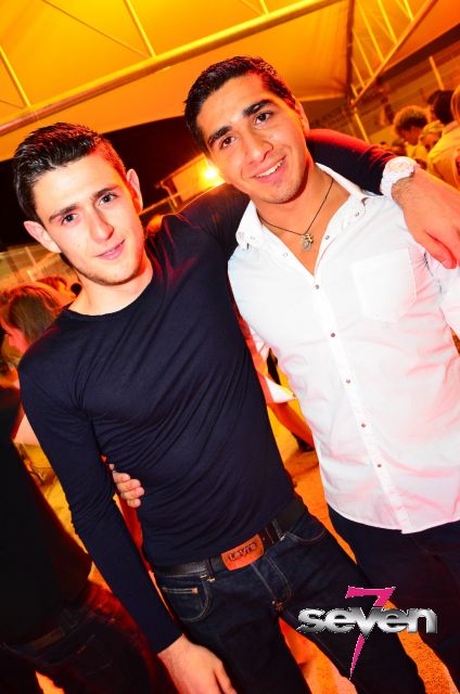 Cliquer pour voir l'image en taille réelle