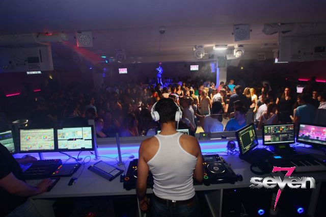 Cliquer pour voir l'image en taille réelle