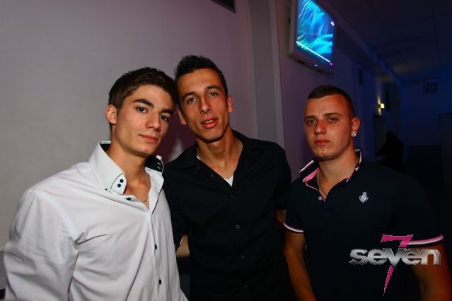 Cliquer pour voir l'image en taille réelle