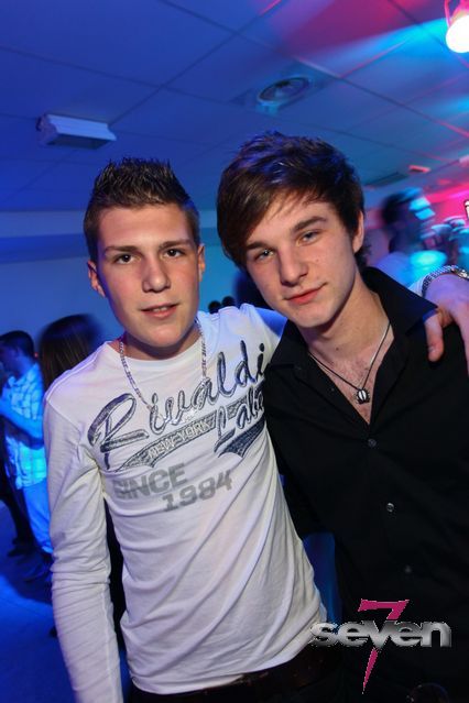 Cliquer pour voir l'image en taille réelle