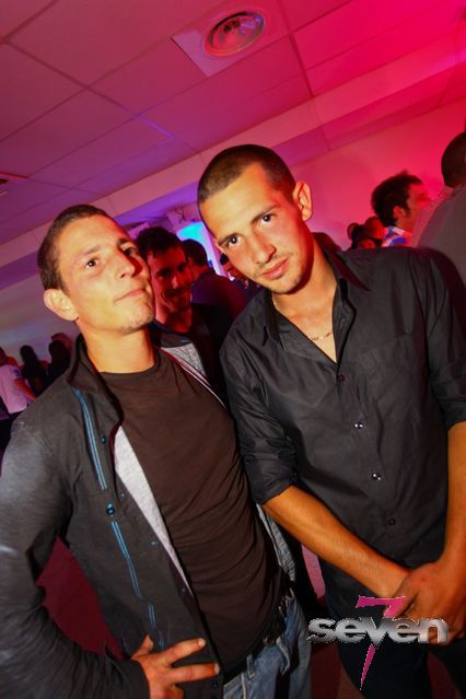 Cliquer pour voir l'image en taille réelle