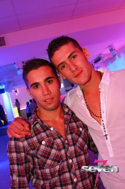 Cliquer pour voir l'image en taille réelle