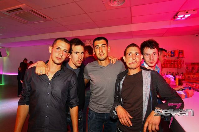 Cliquer pour voir l'image en taille réelle