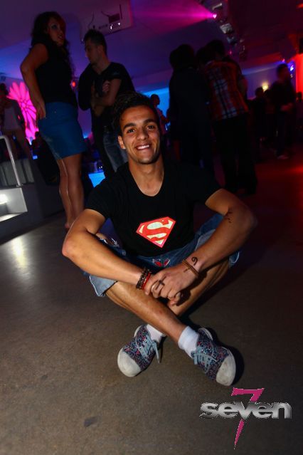 Cliquer pour voir l'image en taille réelle