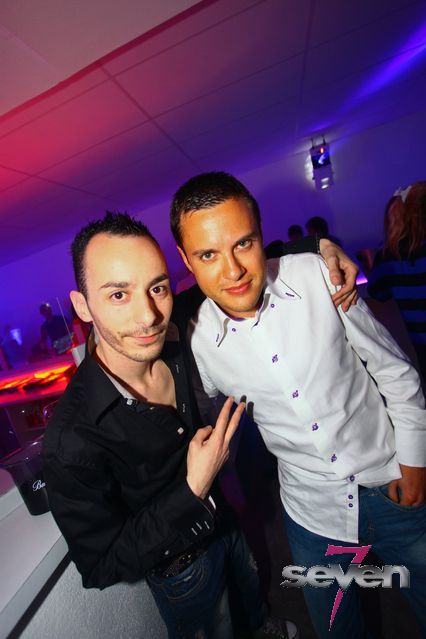 Cliquer pour voir l'image en taille réelle