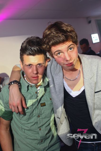 Cliquer pour voir l'image en taille réelle