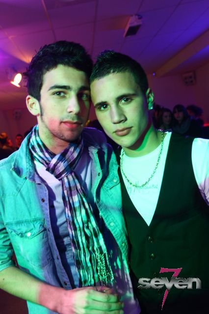 Cliquer pour voir l'image en taille réelle