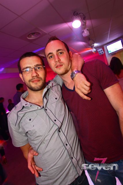 Cliquer pour voir l'image en taille réelle