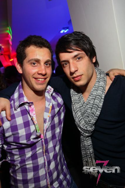 Cliquer pour voir l'image en taille réelle