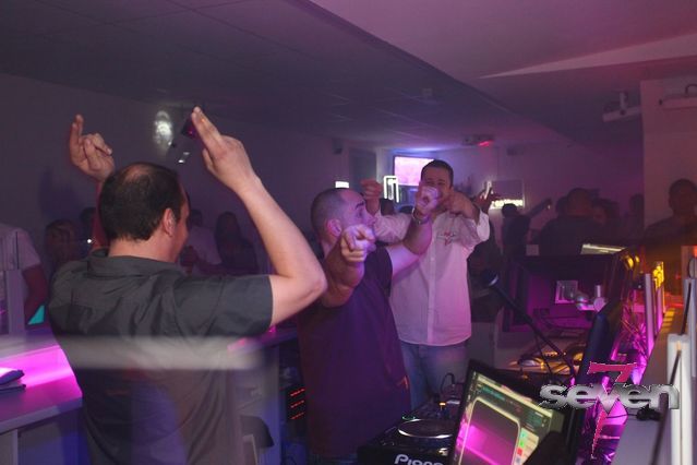 Cliquer pour voir l'image en taille réelle