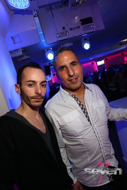 Cliquer pour voir l'image en taille réelle