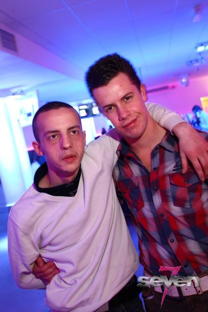 Cliquer pour voir l'image en taille réelle