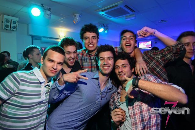 Cliquer pour voir l'image en taille réelle