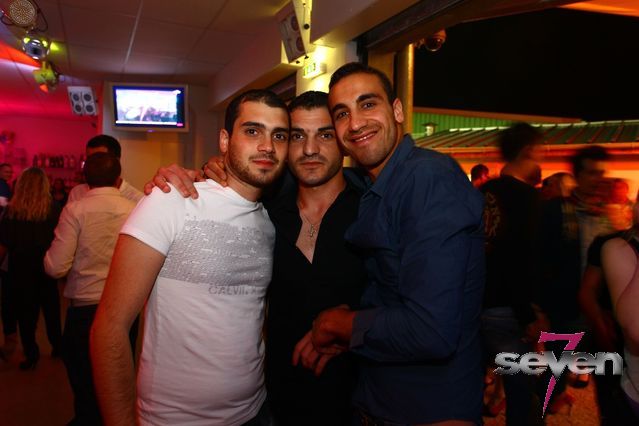 Cliquer pour voir l'image en taille réelle