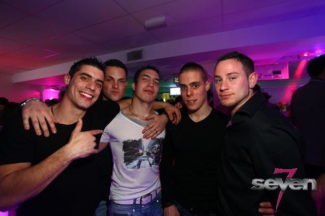 Cliquer pour voir l'image en taille réelle