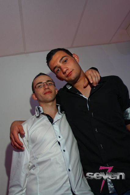 Cliquer pour voir l'image en taille réelle