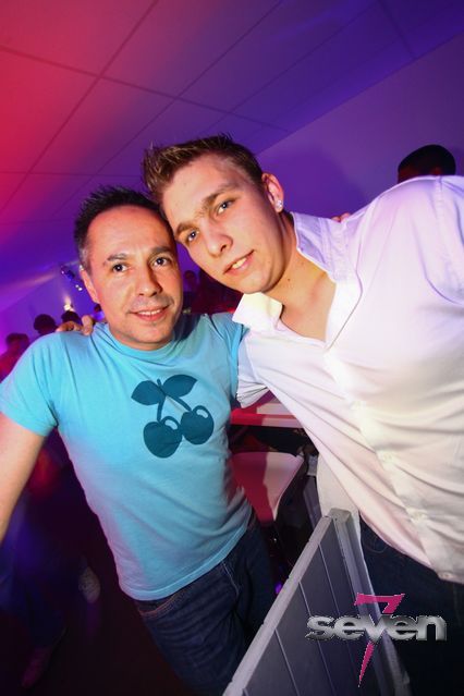 Cliquer pour voir l'image en taille réelle