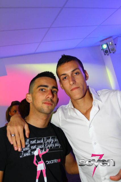 Cliquer pour voir l'image en taille réelle