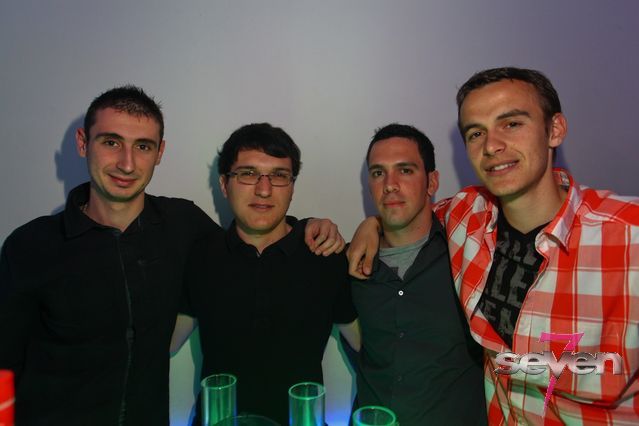 Cliquer pour voir l'image en taille réelle