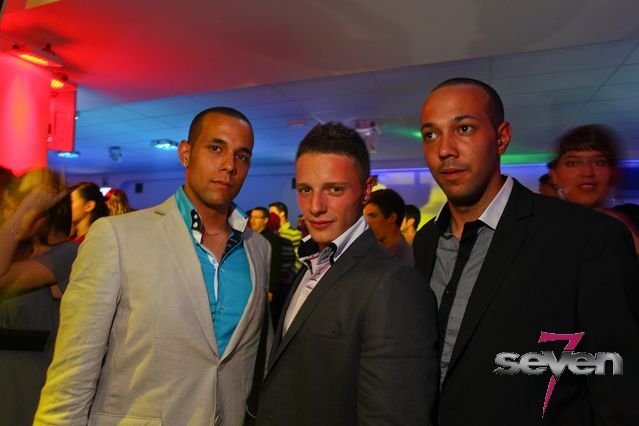 Cliquer pour voir l'image en taille réelle