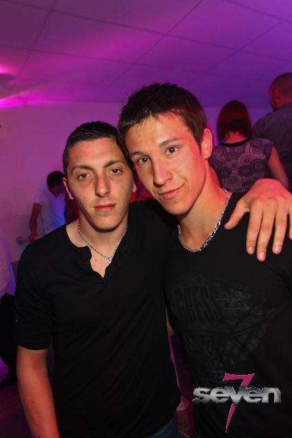 Cliquer pour voir l'image en taille réelle