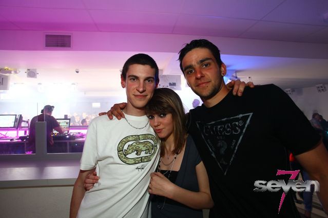 Cliquer pour voir l'image en taille réelle