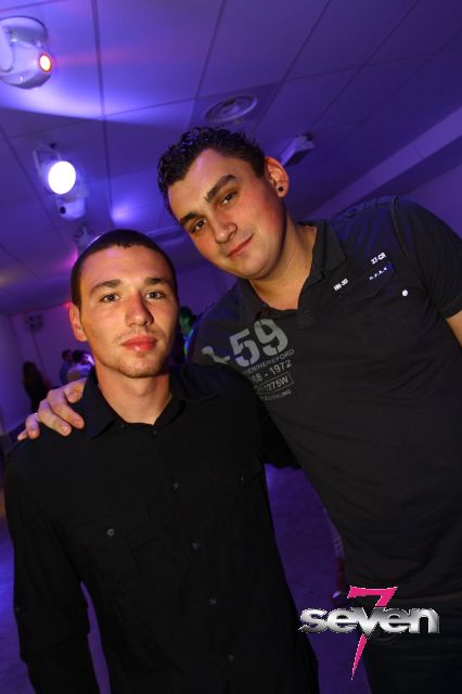 Cliquer pour voir l'image en taille réelle