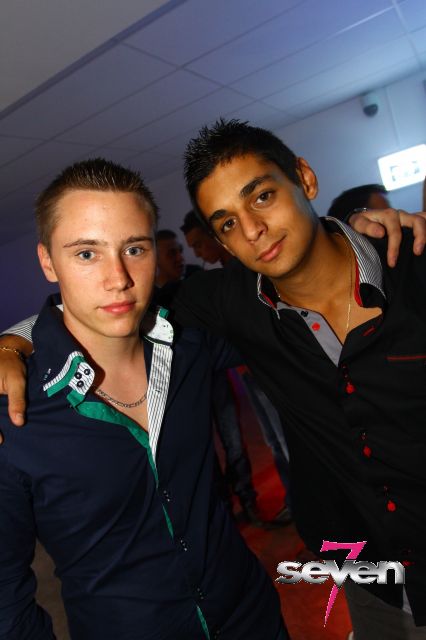 Cliquer pour voir l'image en taille réelle