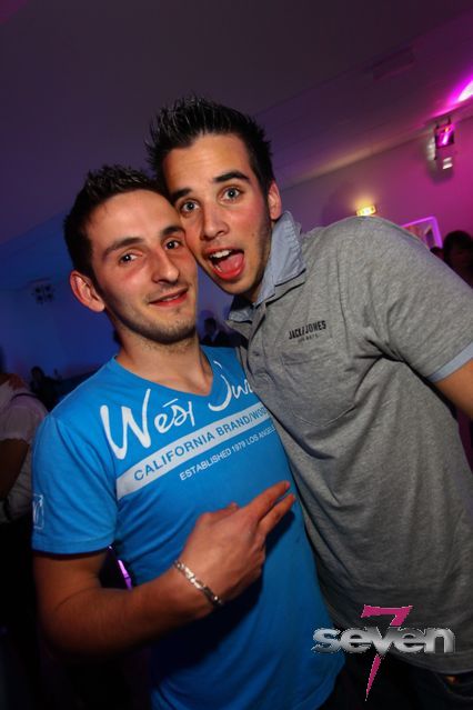 Cliquer pour voir l'image en taille réelle