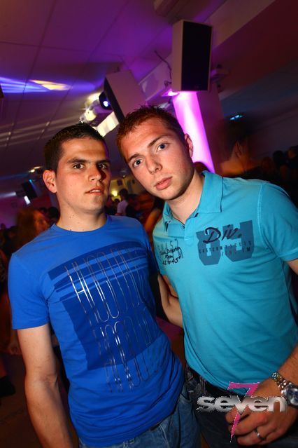 Cliquer pour voir l'image en taille réelle