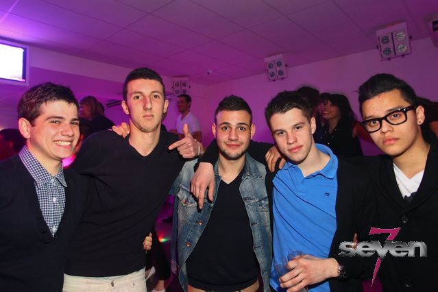 Cliquer pour voir l'image en taille réelle