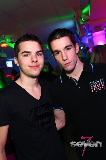 Cliquer pour voir l'image en taille réelle