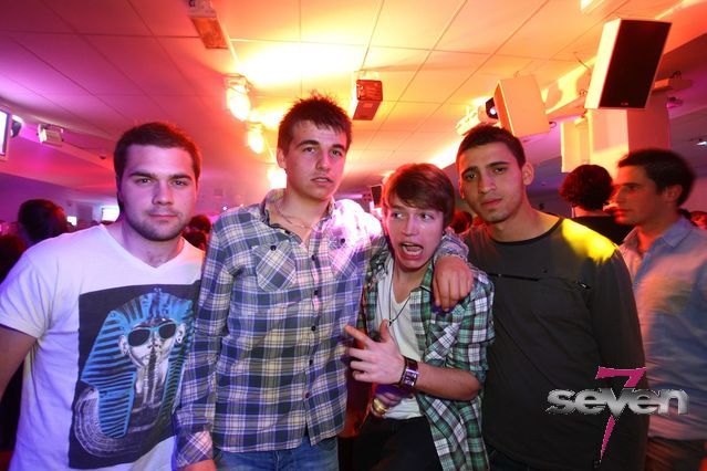 Cliquer pour voir l'image en taille réelle