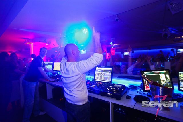 Cliquer pour voir l'image en taille réelle