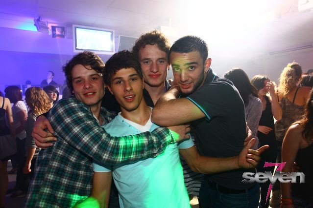 Cliquer pour voir l'image en taille réelle