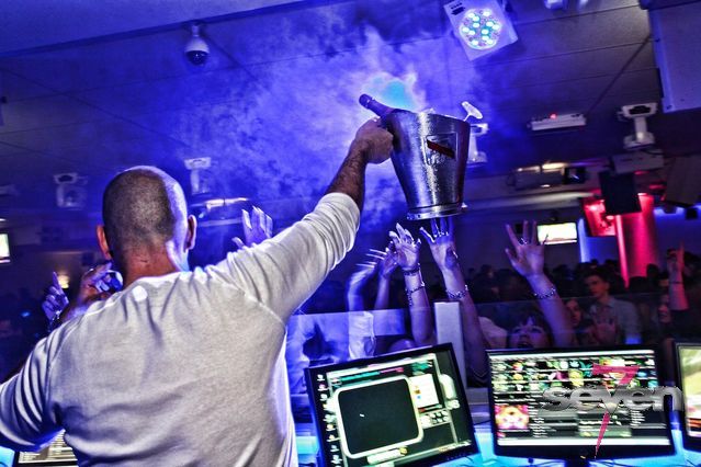 Cliquer pour voir l'image en taille réelle