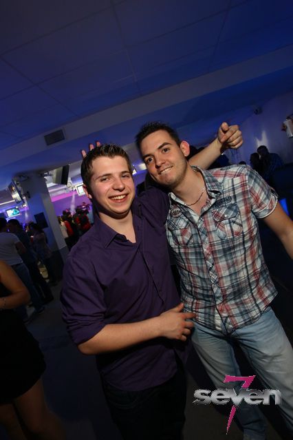 Cliquer pour voir l'image en taille réelle