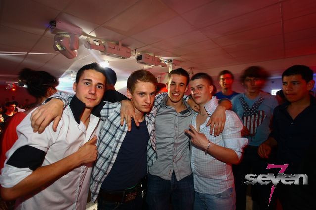 Cliquer pour voir l'image en taille réelle