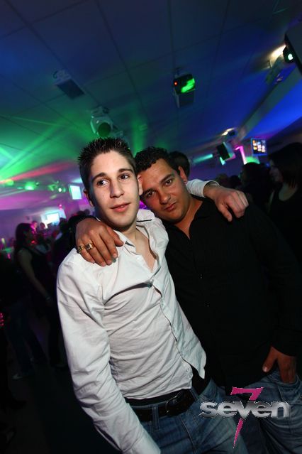 Cliquer pour voir l'image en taille réelle