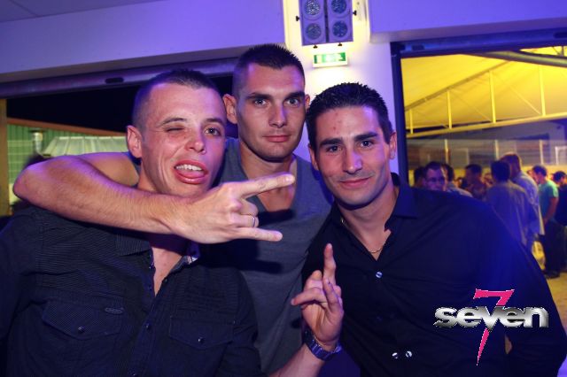 Cliquer pour voir l'image en taille réelle