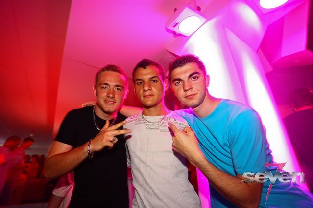 Cliquer pour voir l'image en taille réelle