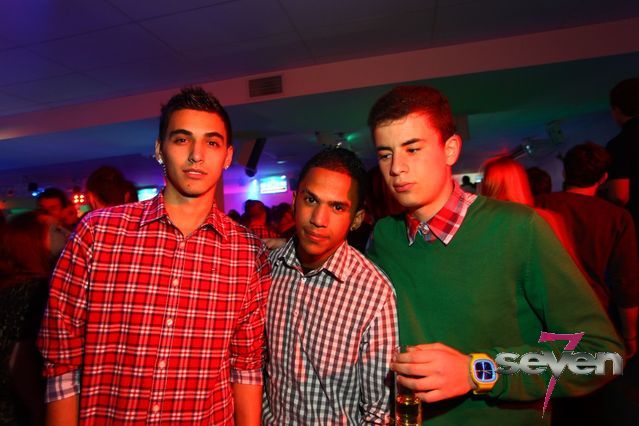 Cliquer pour voir l'image en taille réelle