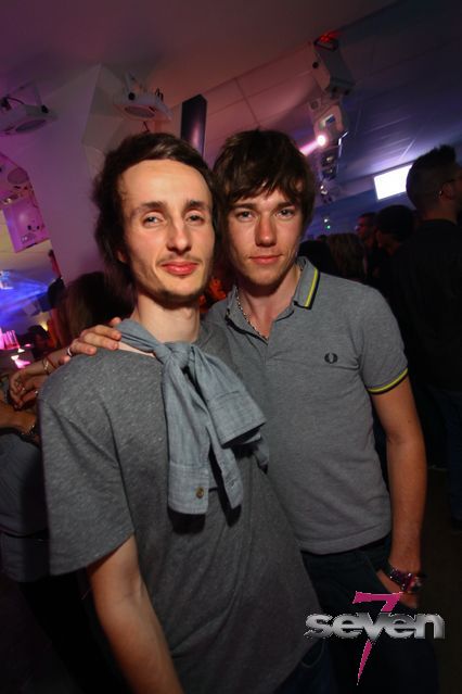 Cliquer pour voir l'image en taille réelle