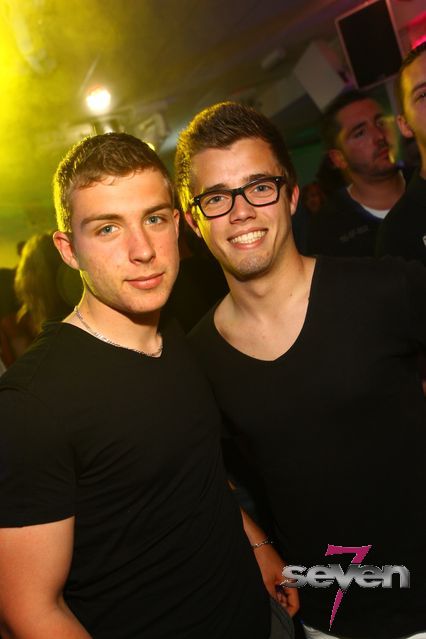 Cliquer pour voir l'image en taille réelle