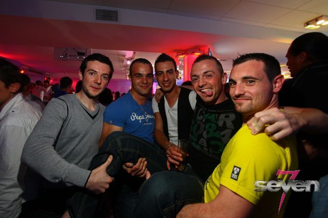 Cliquer pour voir l'image en taille réelle