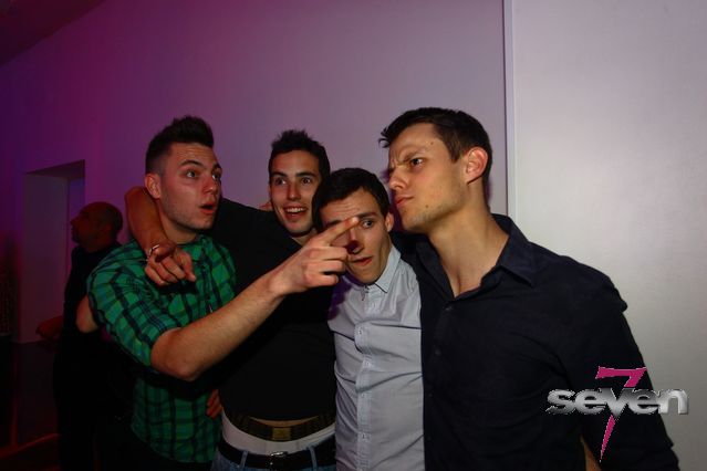 Cliquer pour voir l'image en taille réelle